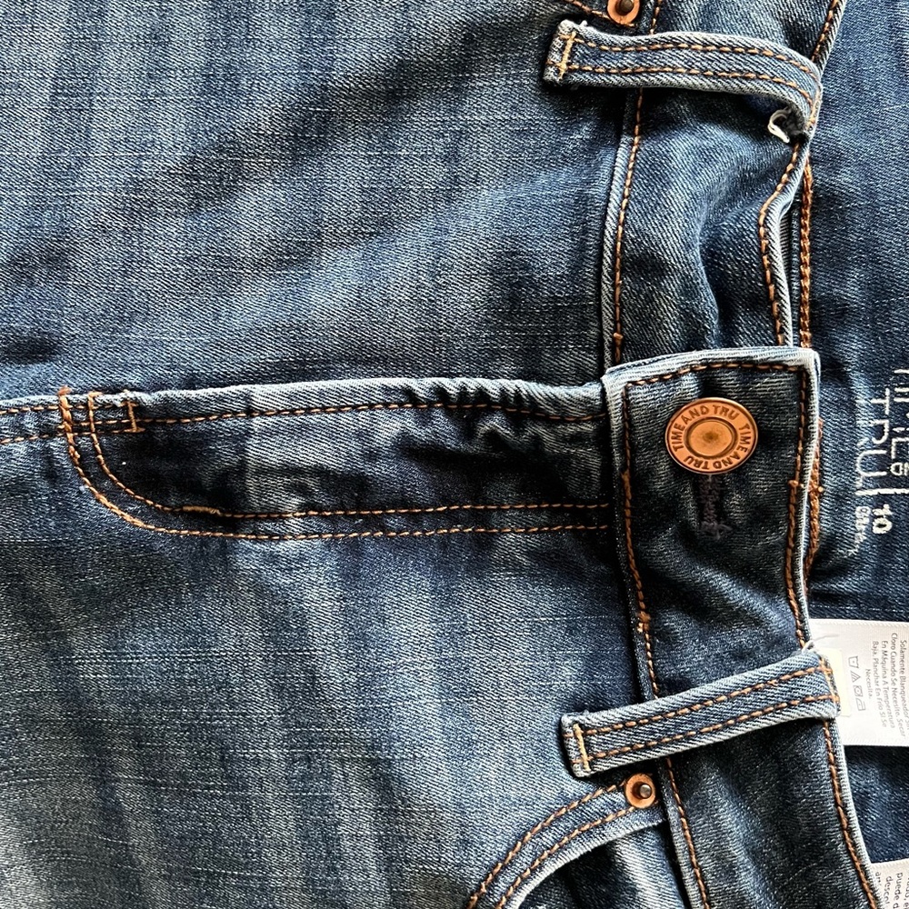 Time and Tru Dark Blue Cropped Ankle Jeans - Picture 3 of 6